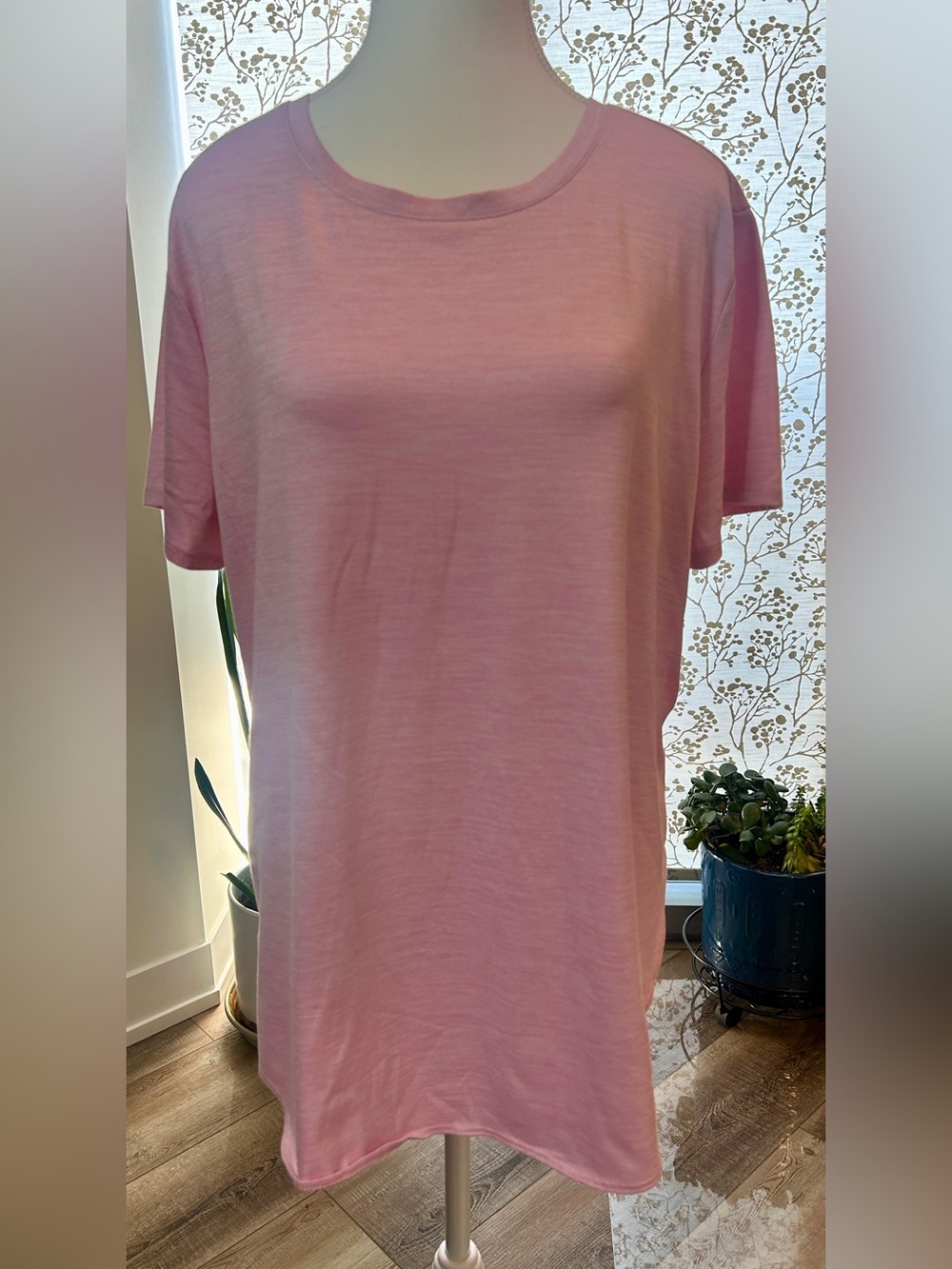 Skechers Women's Crew Neck Tee in Soft Pink (XL)
